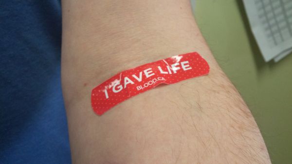 Roll up your sleeve to help save lives this summer