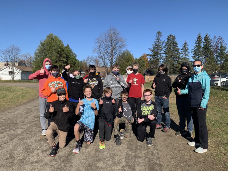 Powassan school class running for community causes