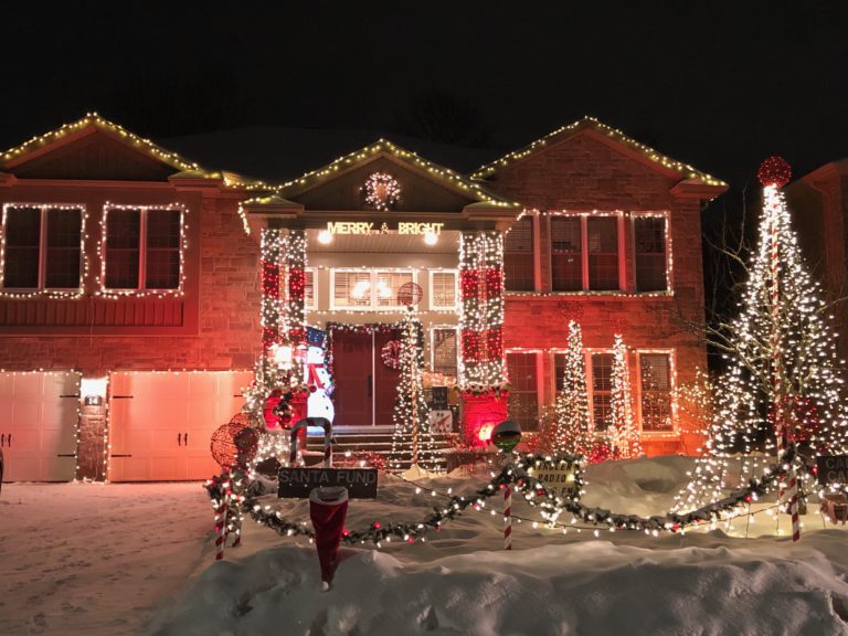Mother and daughter arrange local Christmas light contest