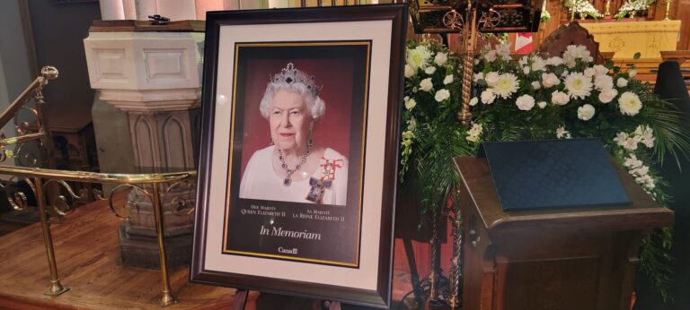 Thousands celebrate the life and reign of Queen Elizabeth II in Ottawa