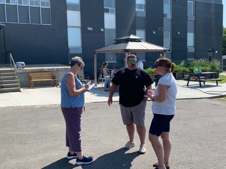 Communities in Bloom judges visiting a ‘gem in Ontario’