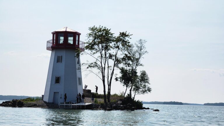 Caisse Alliance contributes to Callander Lighthouse solar panels