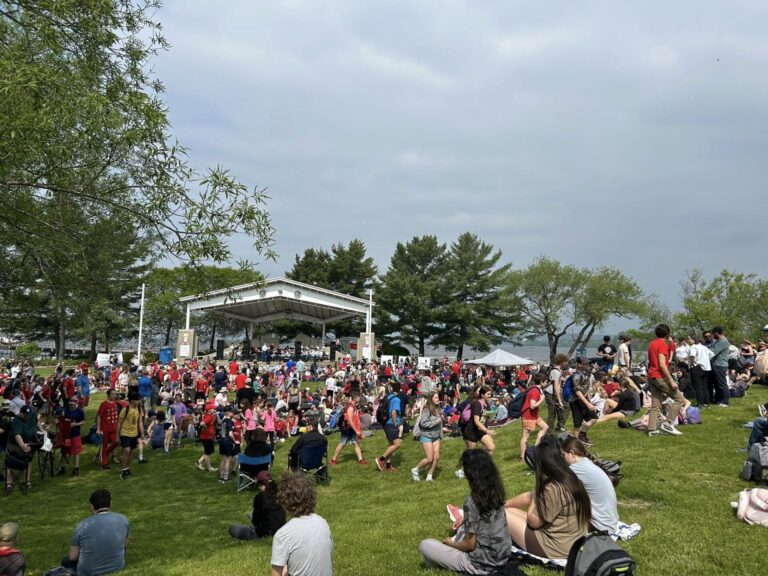 North Bay shows its support for military personnel