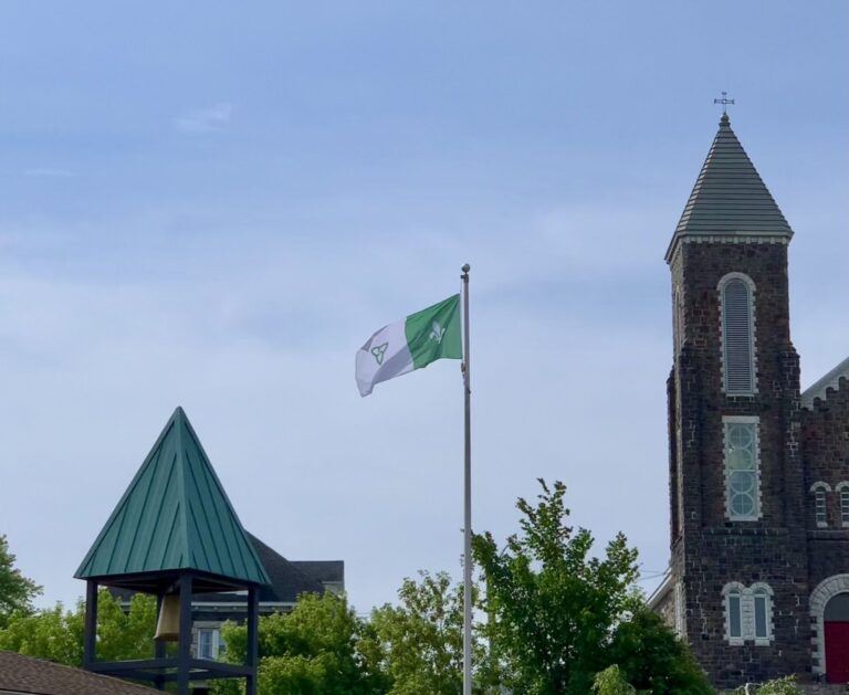 Council asked to take ‘unifying step’ with Franco-Ontarian flag